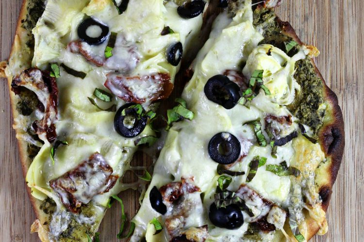 5-minute-pesto-artichoke-pizza-do-it-all-working-mom