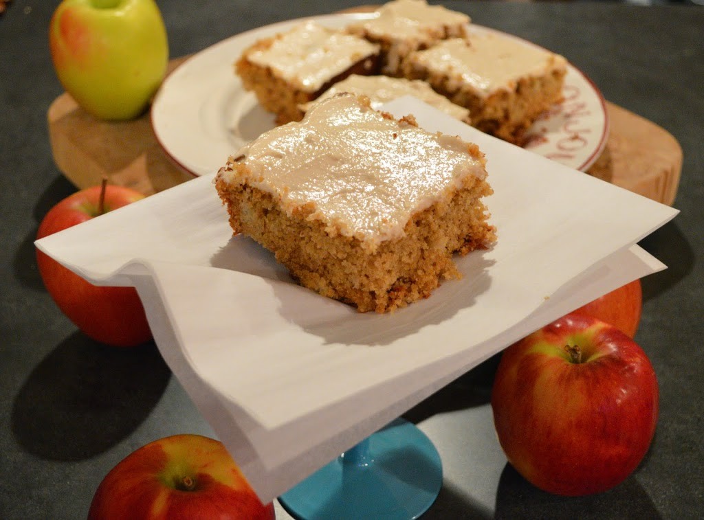 Apple-Spice-Cake-with-vanilla-honey-cream-cheese-frosting