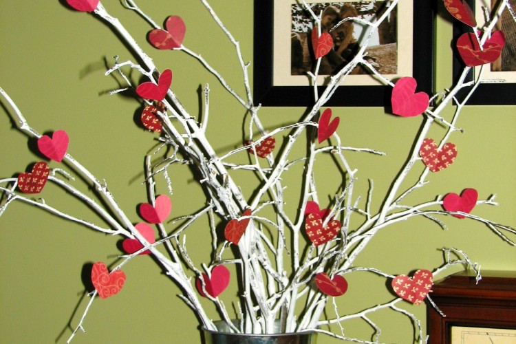 Do It All Working Mom - Valentines Day Decorated Branches