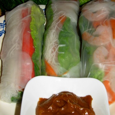 Shrimp Spring Rolls With Peanut Sauce