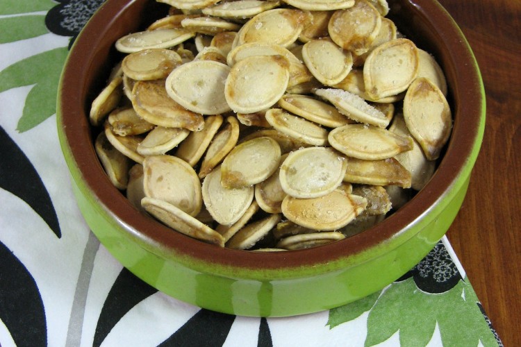 Do It All Working Mom - Easy Roasted Pumpkin Seeds
