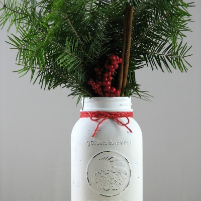 Simple Christmas Mason Jar Decoration