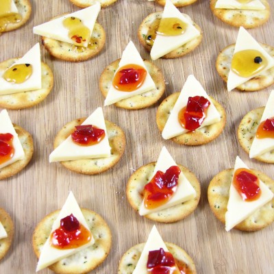 Aged Cheddar and Jelly Appetizers