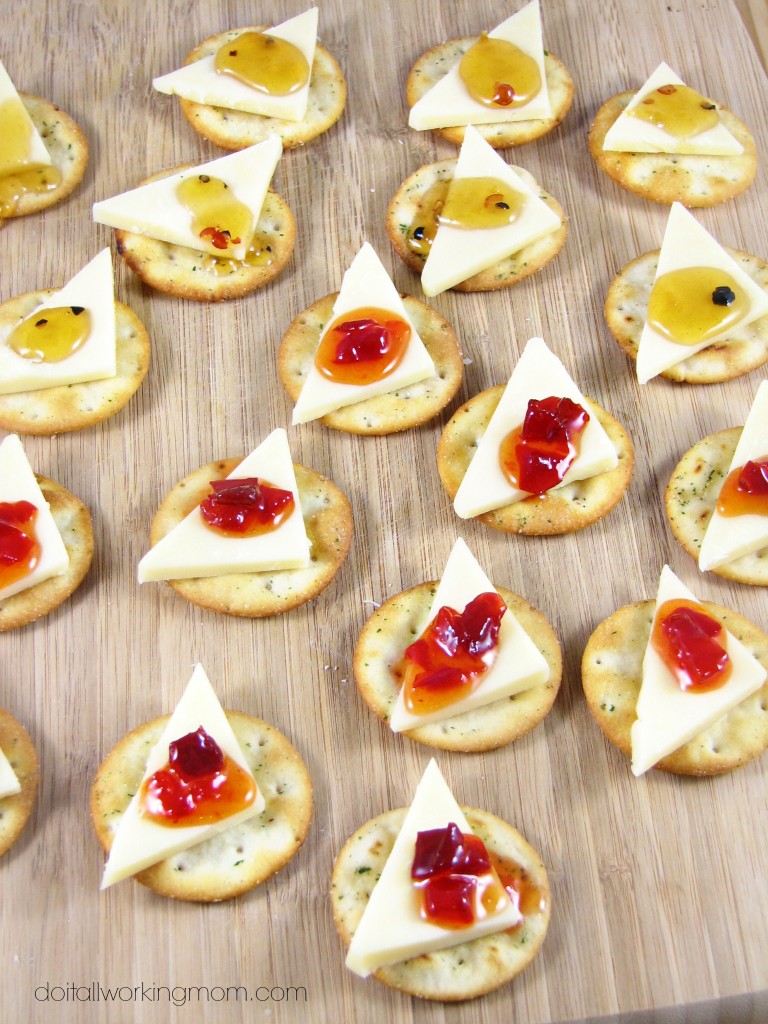 Aged cheddar and jelly appetizers