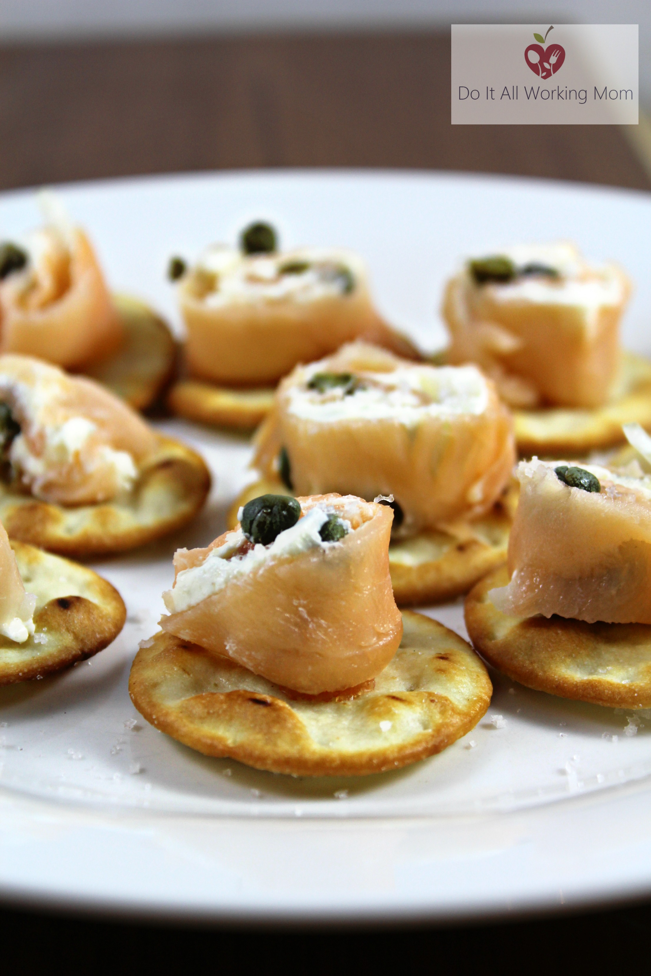 Easy Smoked Salmon and Cream Cheese Appetizers