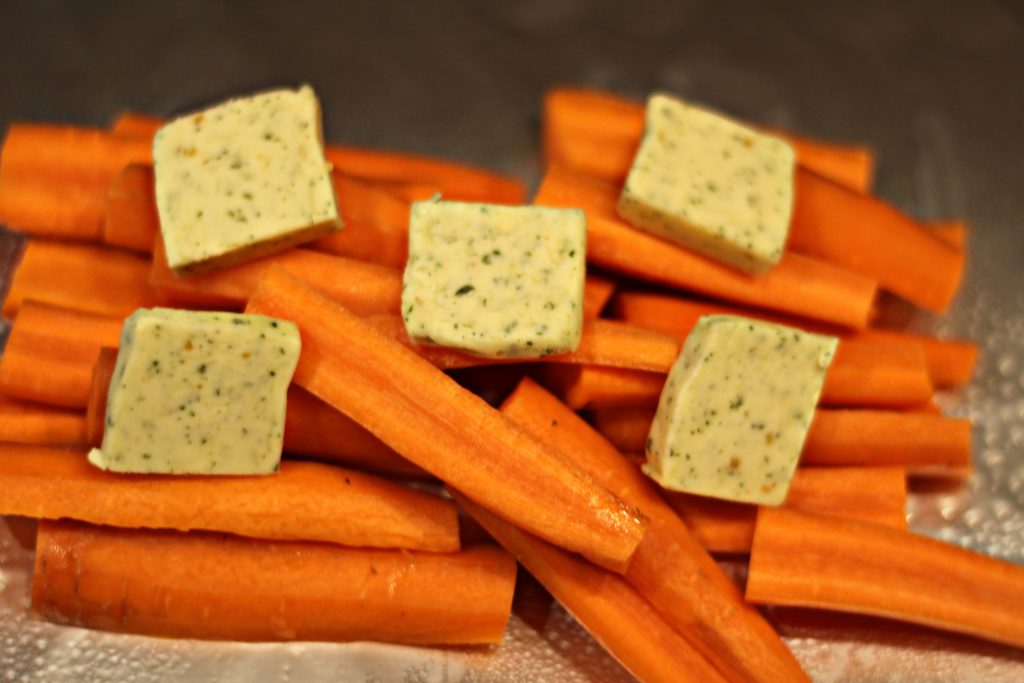 tin-foil-garlic-butter-on-the-grill